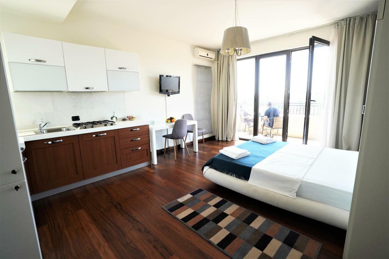 City Center Premium Apartments Bukarest Exteriör bild